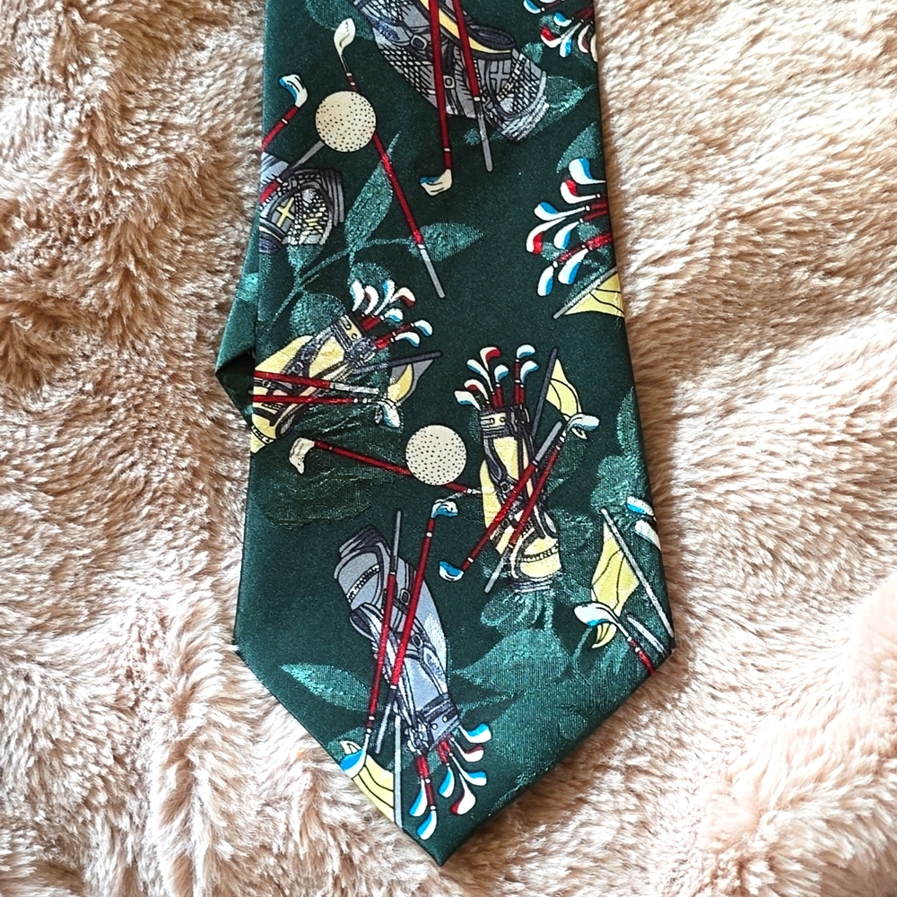 Elegant Hunter Green Silk Tie by A. Rogers - Perfect for Golf Enthusiasts